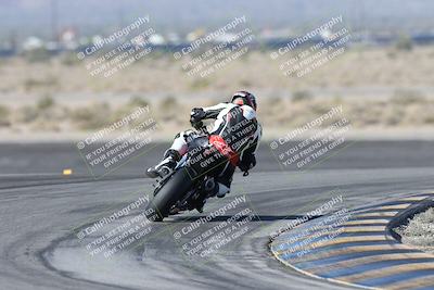 media/Dec-01-2025-Moto Forza (Mon) [[2daa91e15f]]/1-Advanced Group/Session 2 Turn 11 Backside/